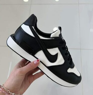 Women's Sneakers and athletic shoes: 41 — 21