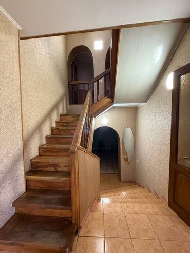 Долгосрочная аренда домов: 200 м², 7 комнат — 20