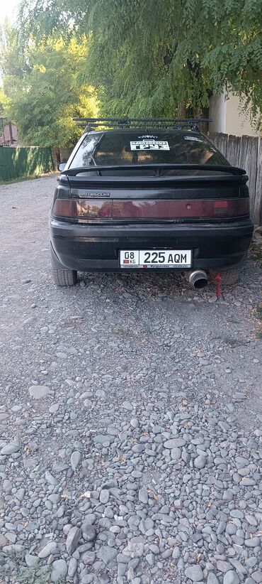 Mazda 323: 1992 г., 1.6 л, Механика, Бензин