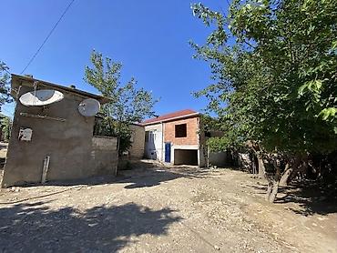 zigda heyet evleri: Geniş və səliqəli həyətdə yerləşən, yaşayış üçün tam yararlı 2 ev — 1