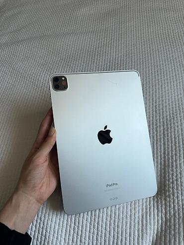 Планшеты: Планшет, Apple, память 128 ГБ, 11" - 12", Wi-Fi, Б/у, Классический цвет - Серебристый — 2