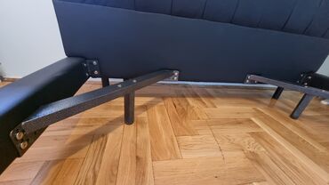 Kreveti: Kreveti su izradjeni od kvalitetnog drveta i celicne konstrukcije — 9