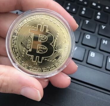 пиратская монополия карточки: Bitcoin Металлическая монета BTC Биткоин в пластиковом кейсе