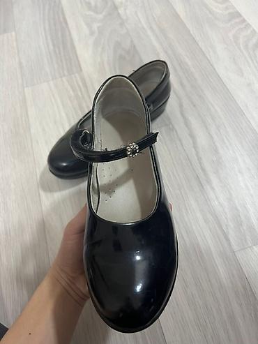 Детская обувь: Лаковые туфли для девочки - Цвет: черный, глянцевый (лаковая — 3