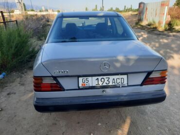 каропка на 124: Mercedes-Benz W124: 1988 г., 2 л, Механика, Дизель, Седан