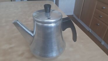 чайник для кофе: Продаю чайник металлический сов.пр-во б/у, без дефектов в хор.рабочем