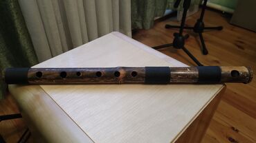 гитара и флейта: Продам поперечную флейту из бамбука в G, ненастраиваемая. Звукоряд