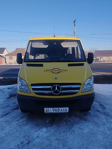 правое крыло спринтер: Mercedes-Benz Sprinter 213 CDI, жёлтый фургон. - Кузов: длинная база — 2