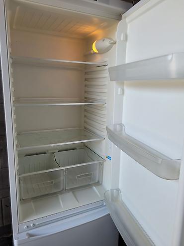 indesit: Холодильник Indesit, Б/у, Двухкамерный, De frost (капельный), 60 * 2 * 55 — 3
