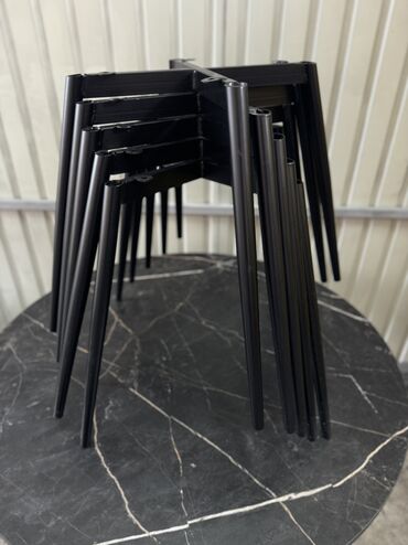Сварка: На фото наши каркасы для стульев, железные, с конусированными ножками