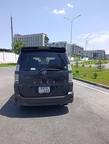 машины китайские: Toyota Voxy: 2004 г., 2 л, Вариатор, Бензин, Минивэн — 6