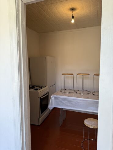 купить футбольное поле: 70 м², 4 комнаты, Забор, огорожен