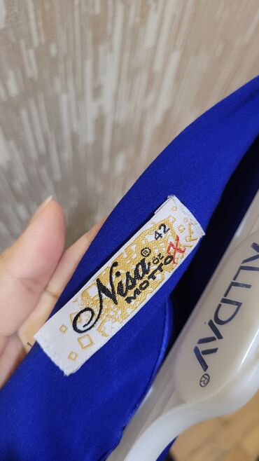 Ətəklər: 7 man
42 razmer
sekli sola cevirin — 3