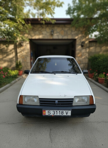 ВАЗ (ЛАДА): ВАЗ (ЛАДА) 2109: 1988 г., Механика, Бензин — 2