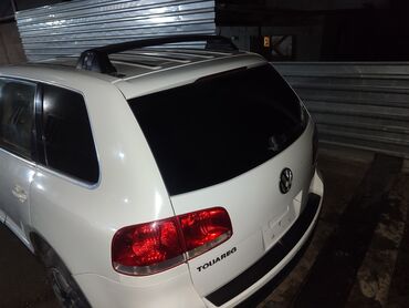 Kimya: Volkswagen Touareg: 3.2 l | 2006 il Ofrouder/SUV