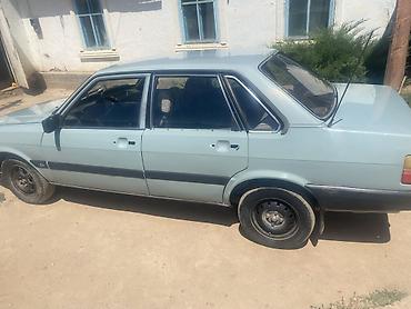 пежо 408: Audi 80: 1985 г., Седан — 4