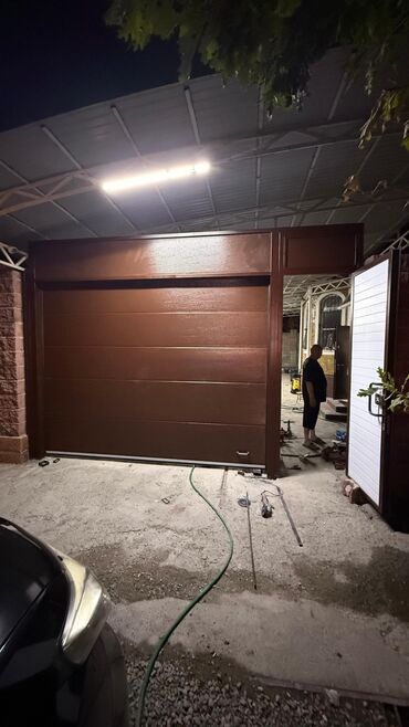 Секционные ворота: – Жогору көтөрүлөт — орун үнөмдөлөт – Кооз жана бекем көрүнүш — — 25