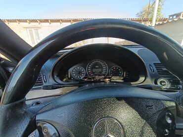 кожаные чехлы для авто: Mercedes-Benz E‑класса (W211) — салон и приборная панель AMG-стиля -