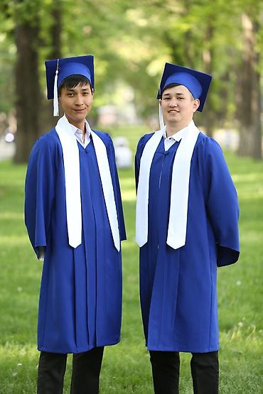 Спецодежда: Мы даем мантии на прокат. Уважаемые выпускники! Ждём ваших заказов — 10