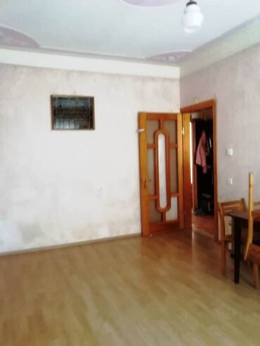 Köhnə tikili: Bakı, 9-cu mikrorayon, 4 otaqlı, Köhnə tikili, 110 kv. m — 1