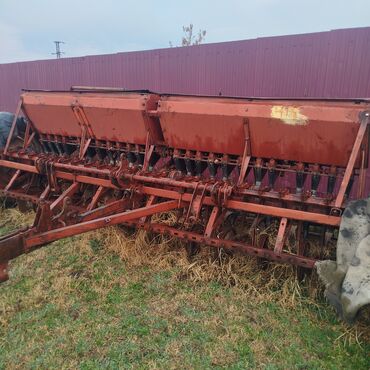 Зерновые сеялки: Сеялка зерновая навесная/прицепная. - Ширина захвата: многорядная — 3