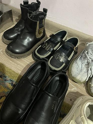 clarks обувь: Детская обувь набором Размер 32 и один для мальчика 33 все черные 300с — 2
