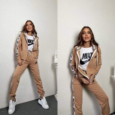 Gornji i donji deo: Veličine S M L XL
Cena 4400 din n — 4