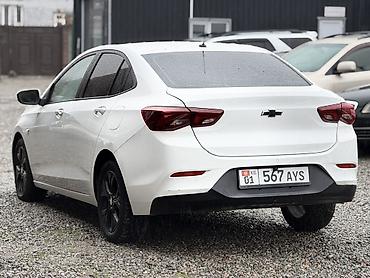 Chevrolet: Chevrolet Onix: 2020 г., Бензин — 6