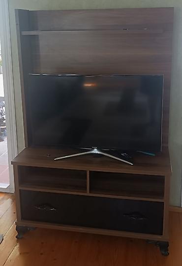 televizor stend: Qonaq otağı mebel dəsti Tərkib: - Geniş güzgülü konsol/komod — 2