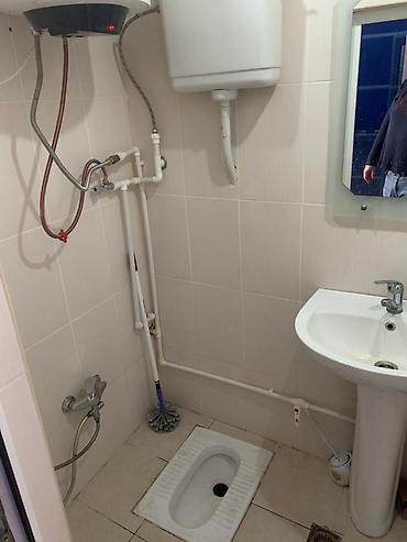 kiraye gence: 48 kv.m bərbərxana icarəyə verilir. Xüsusiyyətlər: - Salon zonası — 1