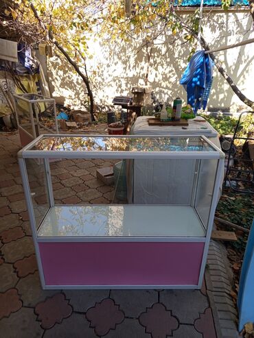 шкаф витринный: Витрина прилавок стеклянная 2 штук - Конструкция: алюминиевый