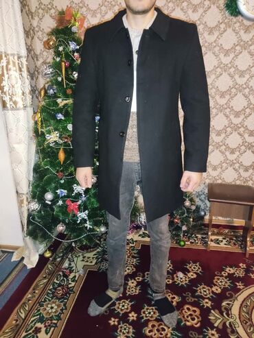 бежевое мужское пальто: Пальто мужское состояние отличное