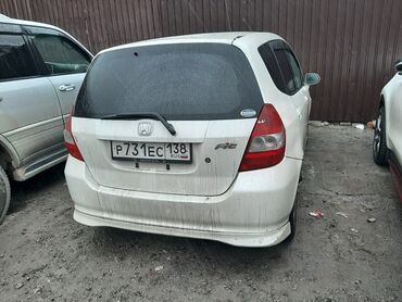 Honda: Продам фит 2001 1.3. триста тысяч сомов