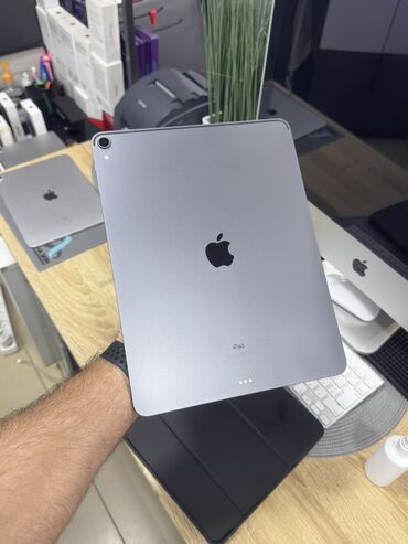 ipad 18 pro ultra: Apple IPad Pro 12.9 / 64GB / 2019 Ideal veziyyetdedi. Yeni kimidir