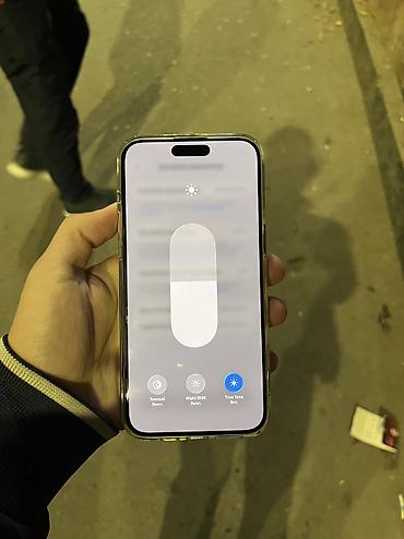 iphon xs: IPhone 15 Pro Max, Б/у, 256 ГБ, Natural Titanium, Зарядное устройство, Защитное стекло, Чехол, 85 % — 2