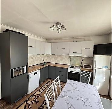 Продажа коттеджей и домов: 🏡 **Продаётся уютный дом** 📍 г. Бишкек, Мыкан 📐 Площадь: 95 м² 🌿 — 4