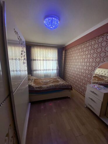 Uzunmüddətli kirayə mənzillər: Gənclik m\s-nın düz yanında 5 mərtəbəli binanın 4-cü mərtəbəsində — 5