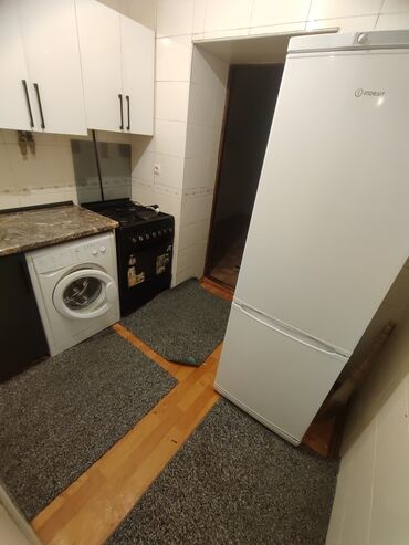 срочно сдаётся квартира: 2 комнаты, 53 м², Хрущевка, 1 этаж, Косметический ремонт