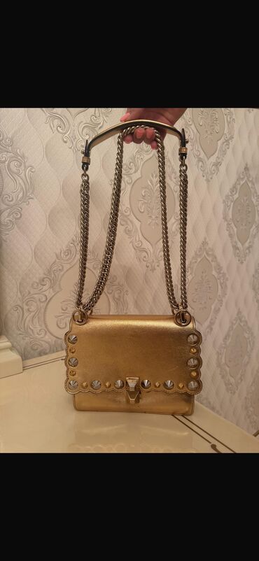 Çantalar: Əl çantası, Fendi, İşlənmiş