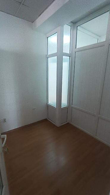 Кеңселерди ижаралоо, 200 м², Турак комплексинде, Тоолор көрүнүп турат, 1-катар, Жабдуулары менен
