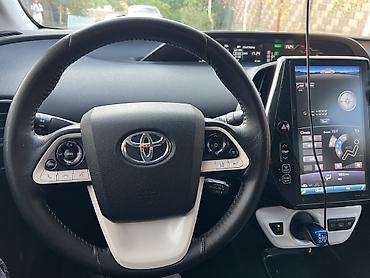 Toyota: Toyota Prius: 2017 г., Гибрид, Хэтчбэк — 12