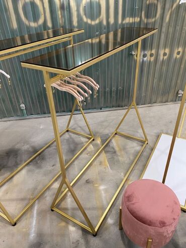 Кронштейны, стойки: Кронштейн Для телефонов и их аксессуаров, Материал: Стекло, С ящиками, Новый — 11