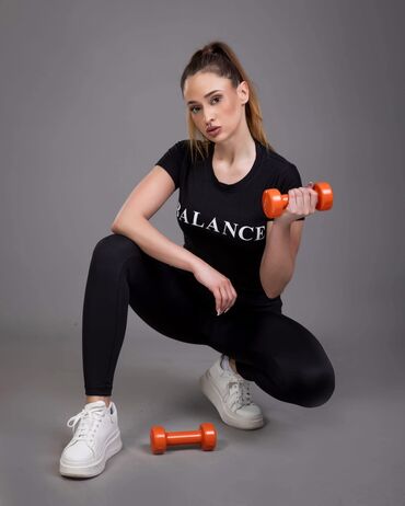 Kompleti: 08. 🏋️‍♀️ fitnes kompleti koji traju ✔️ helanke od otporne likre ✔️ — 8