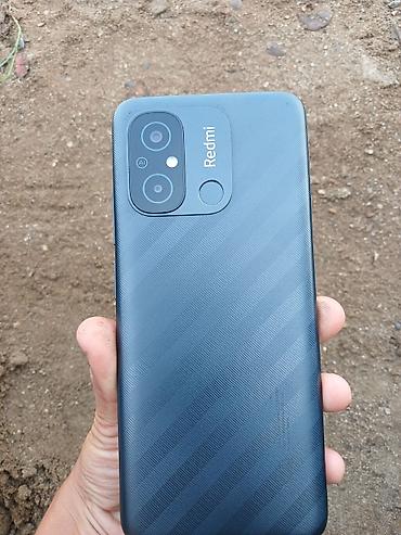 gunes panel kamera: Smartfon – mavi/qara tonlarda, sərt korpuslu, sol tərəfdə həcmi — 8