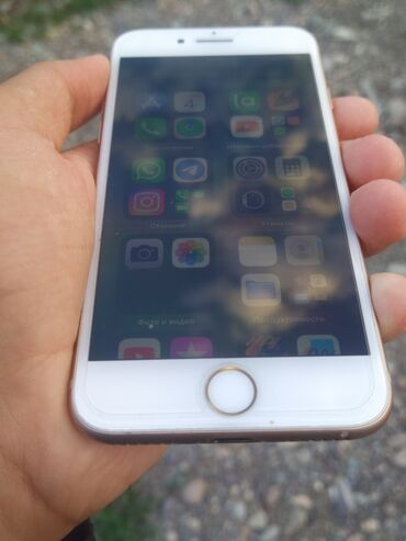 Apple iPhone: IPhone 8, Б/у, 64 ГБ, Золотой, Защитное стекло, Чехол, 100 %