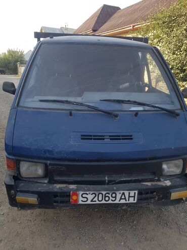 прада машина: Nissan Vanette: 1990 г., 2 л, Механика, Дизель