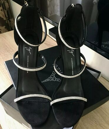 фирменные итальянские туфли: Туфли цвет - Черный
