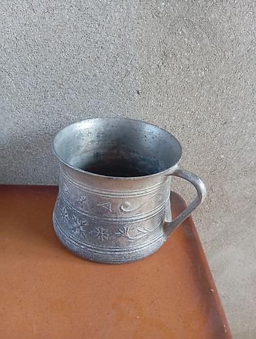 Qab-qacaq və mətbəx ləvazimatları: Mətbəx və dekor üçün qarışıq dəst Tərkib: - Tökmə metal fincan — 2