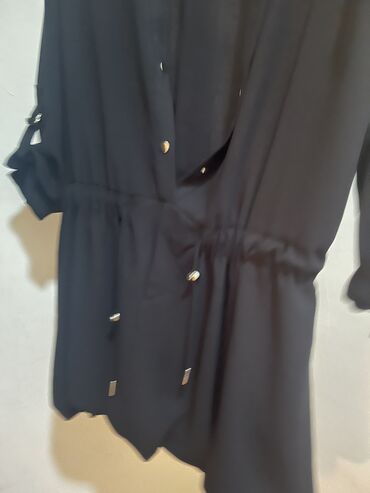 Səsgücləndiricilər, qulaqlıqlar və mikrofonlar: Zara teze etiketli don, M razmer

balon etek (içe qatlanmış)modelidir — 13