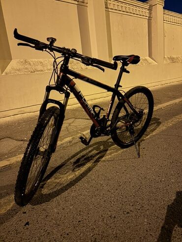 İdman velosipedləri: İşlənmiş Dağ velosipedi 26", sürətlərin sayı: 21, Ünvandan götürmə — 21